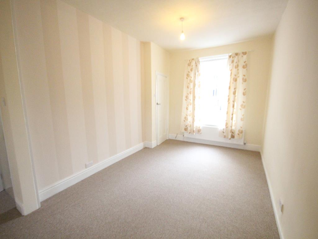 3 bedroom mid terrace house To Let in Barnoldswick - IMG_1204.jpg
